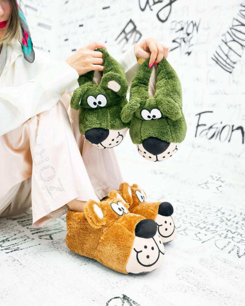 Women's plush slippers