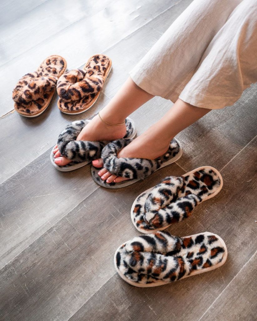 Women's plush slippers